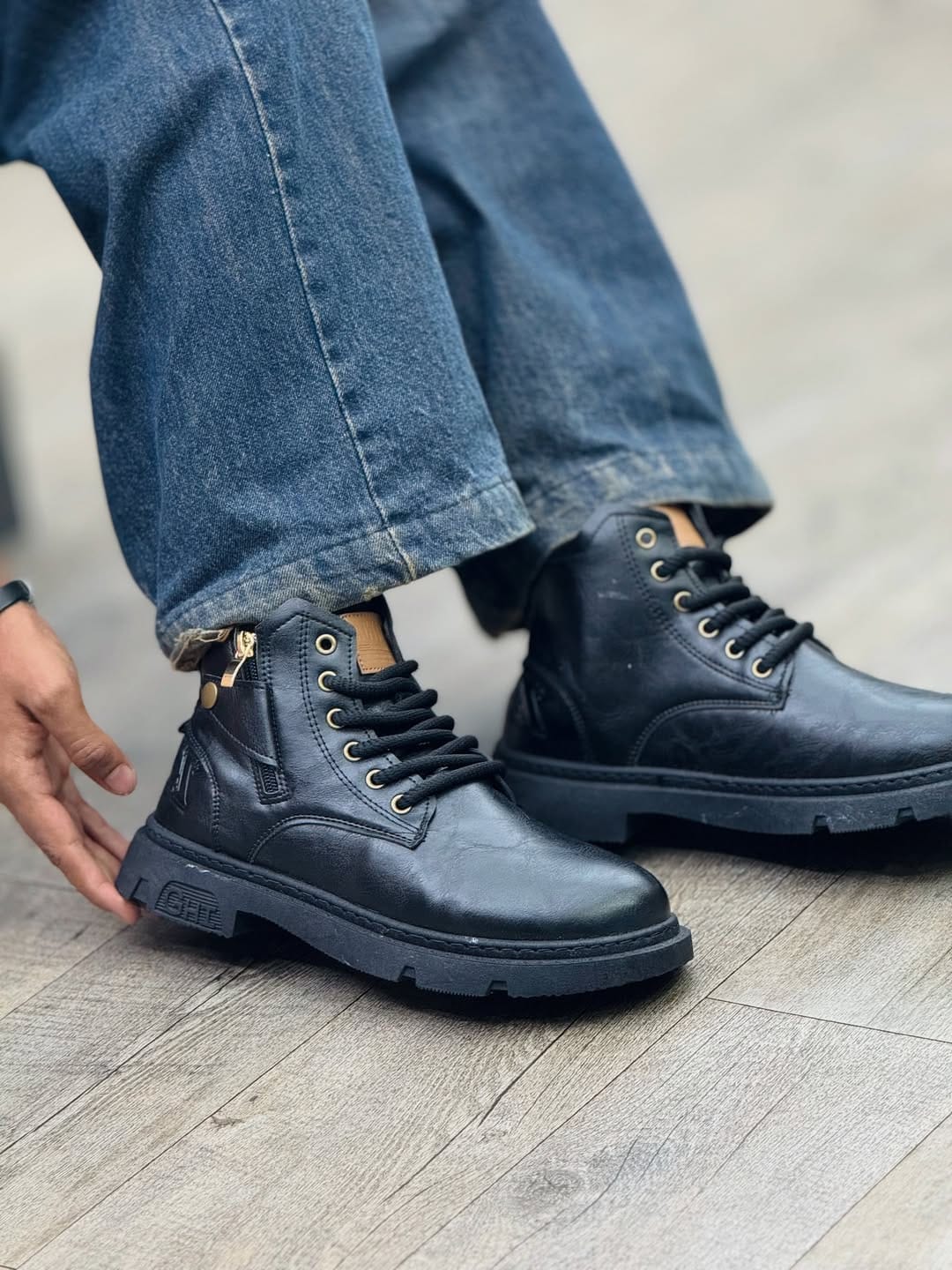 Imported Leather Boots – Brown Lace-Up Design